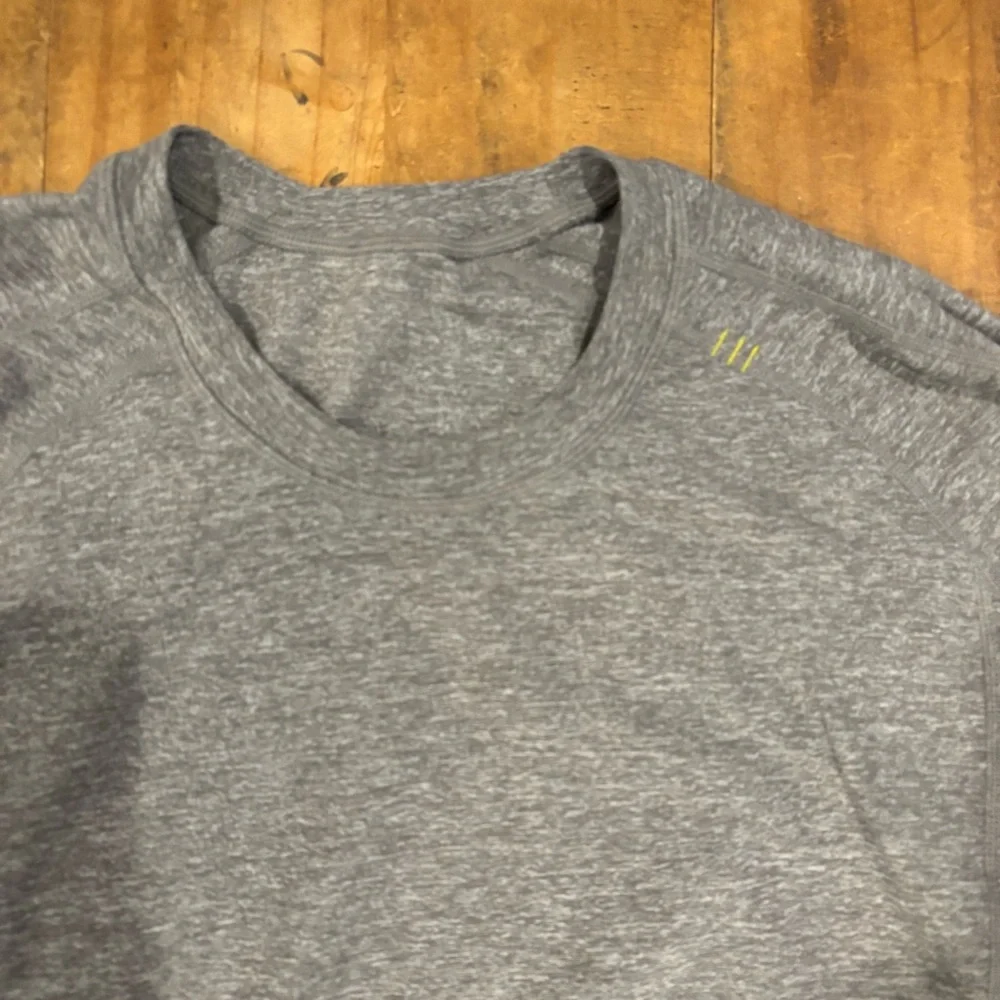 Lululemon Long Sleeve Top Shirt Mens XLarge Stretch Heathered Crewneck